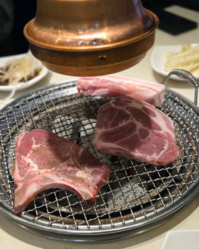 깔끔하게 정리된 셀프바