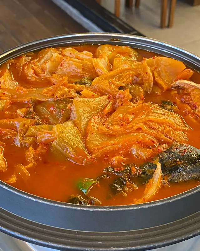 보기만 해도 군침이 도는 고등어김치찜