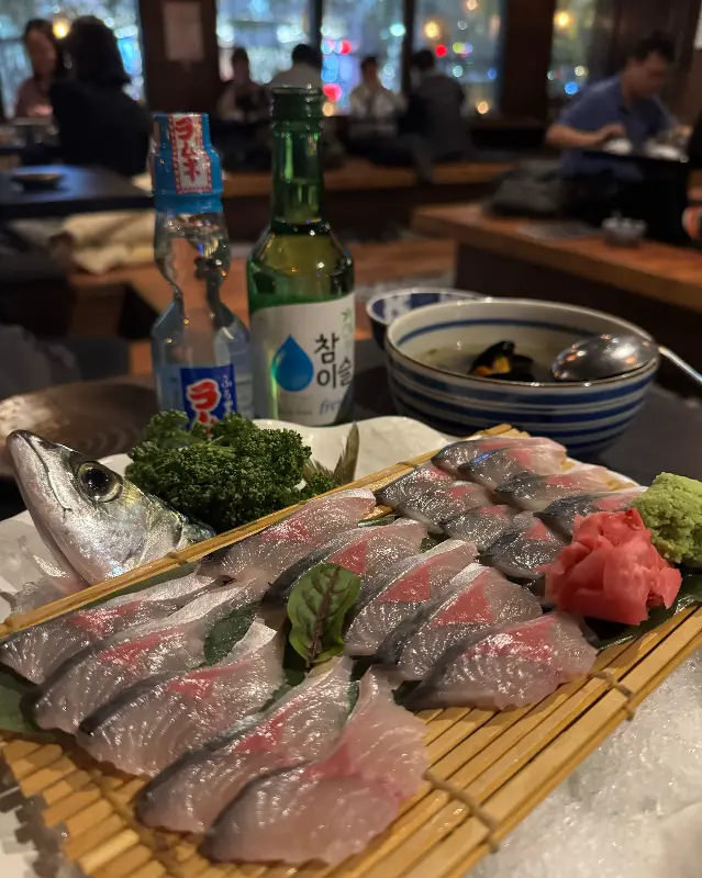 신선한 고등어회와 곁들여 먹기 좋은 해초