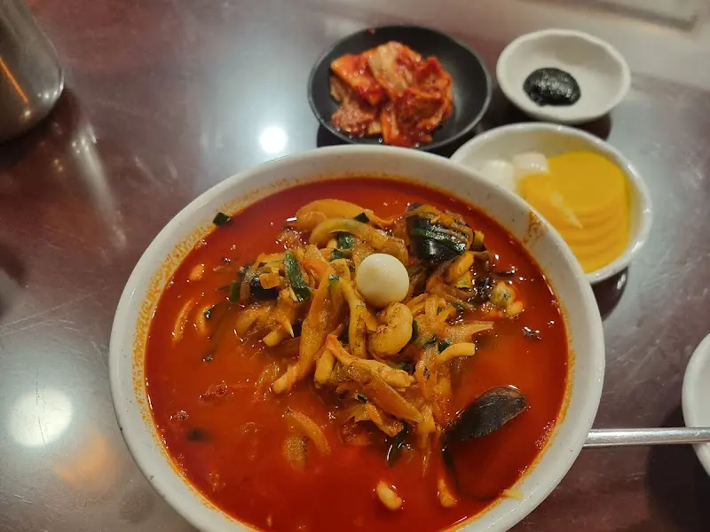 짬뽕과 기본 반찬