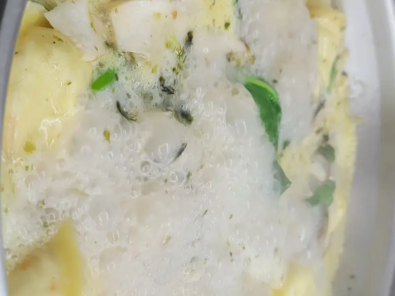 보글보글 끓고 있는 만두전골