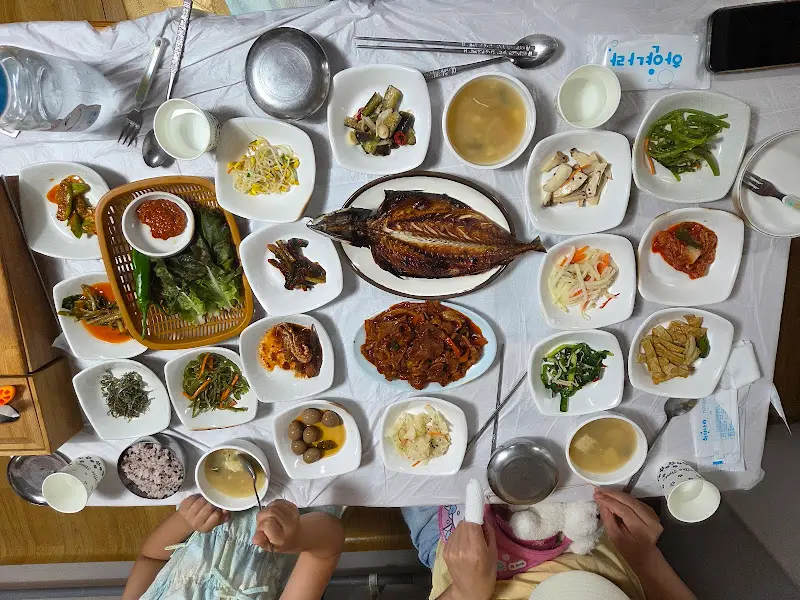 푸짐한 백반 한 상 차림