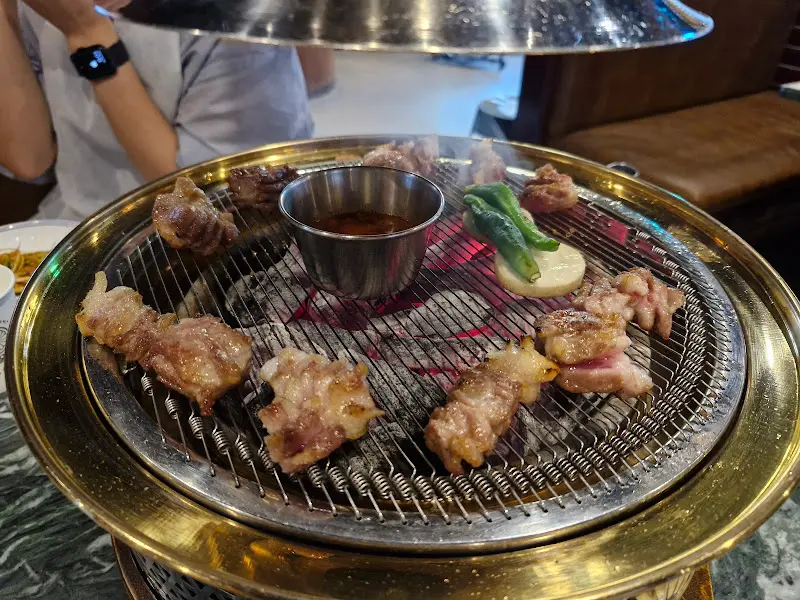 차돌박이 굽는 모습