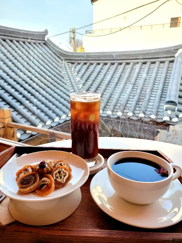 카페 내부 인테리어