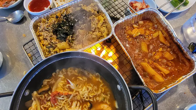 조개구이를 다 먹고 볶아먹는 볶음밥