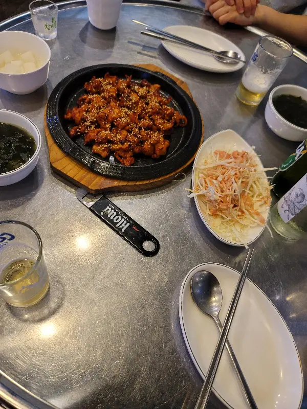 테이블 전체 모습