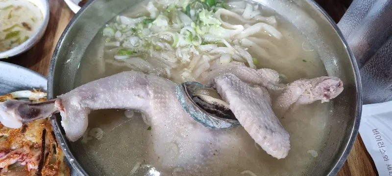 닭칼국수