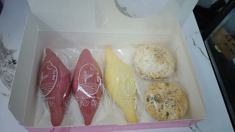 더라이스 고구마빵과 감자빵 포장 모습
