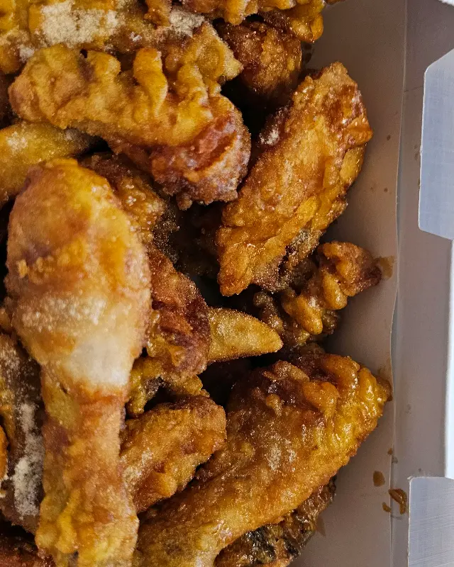 윤기 좔좔 크크크 치킨