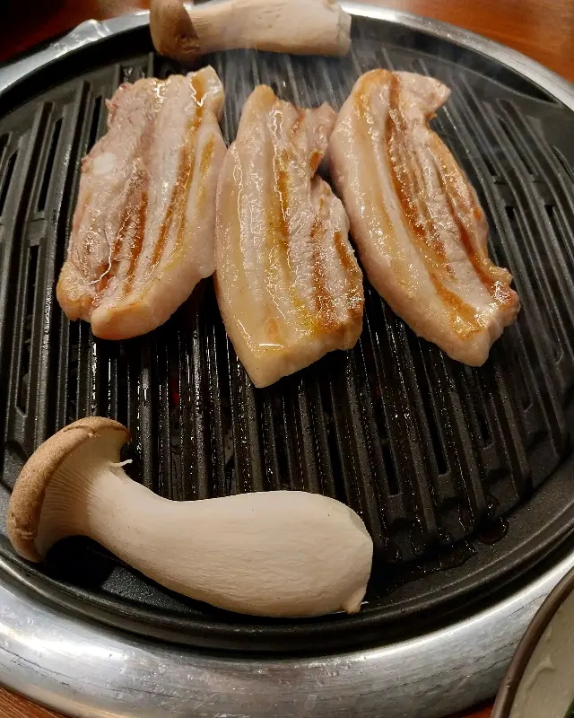 맛있게 구워진 고기