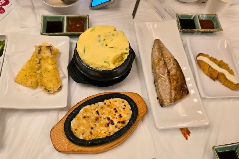 푸짐한 스끼다시 한 상