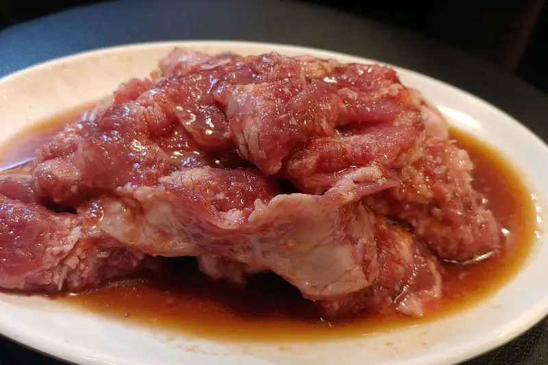 윤기가 자르르 흐르는 뒷고기