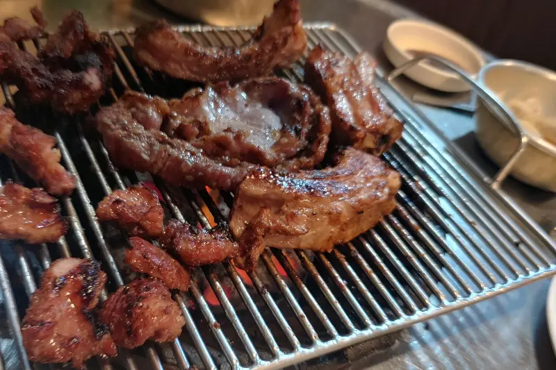 깔끔하게 비워진 접시