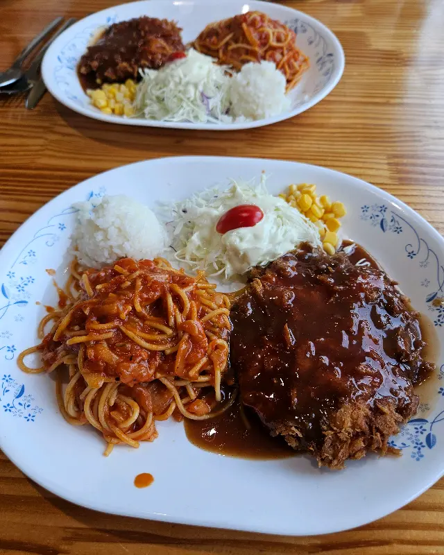 돈까스와 스파게티의 환상적인 조합