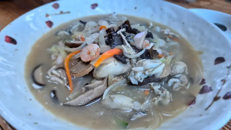 굴이 듬뿍 들어간 굴짬뽕