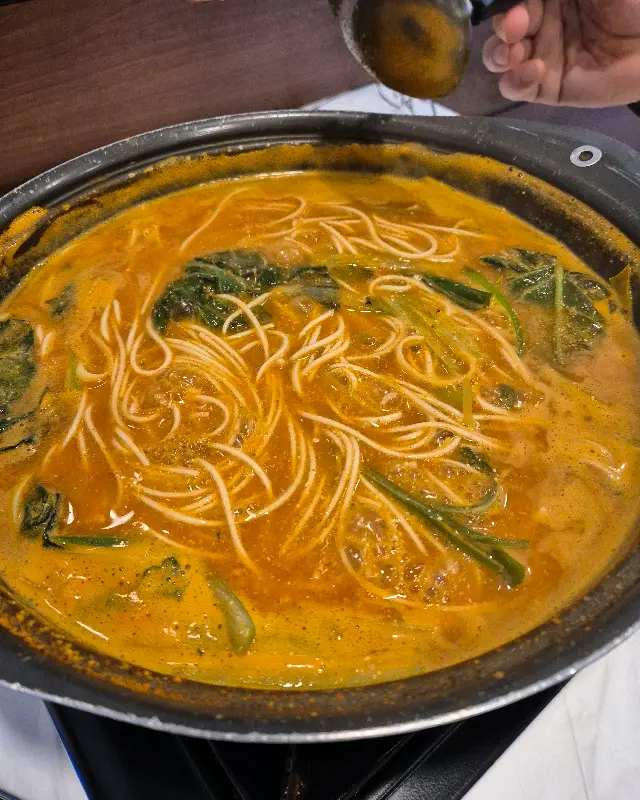 메기 매운탕과 국수