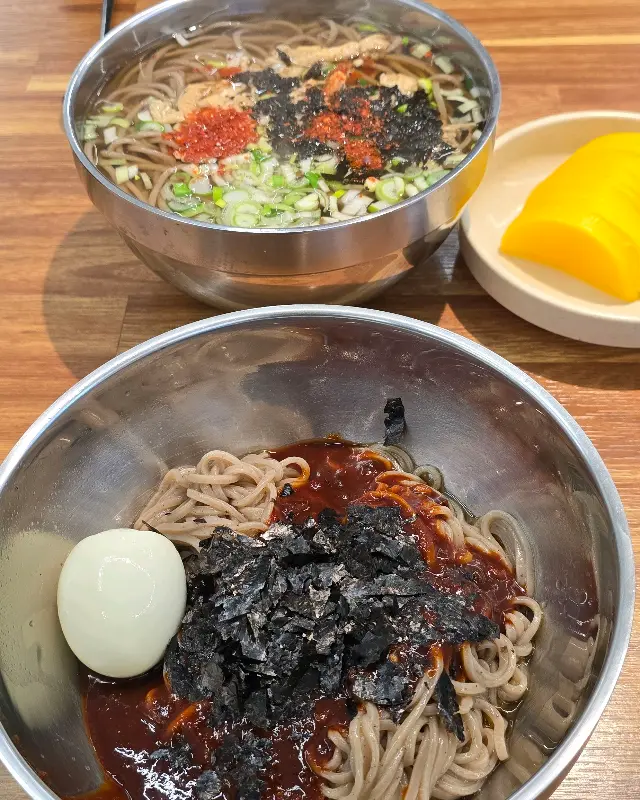 비빔모밀과 냉모밀 투샷