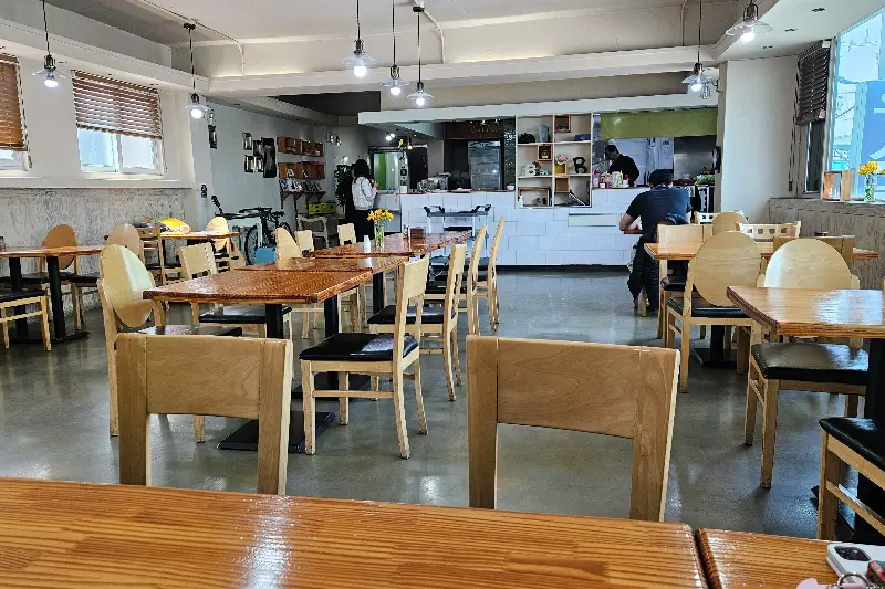 넓고 편안한 내부 공간