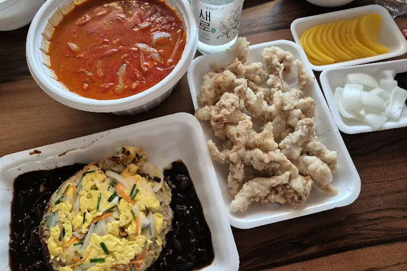 짜장면, 짬뽕밥, 탕수육 풀세트!