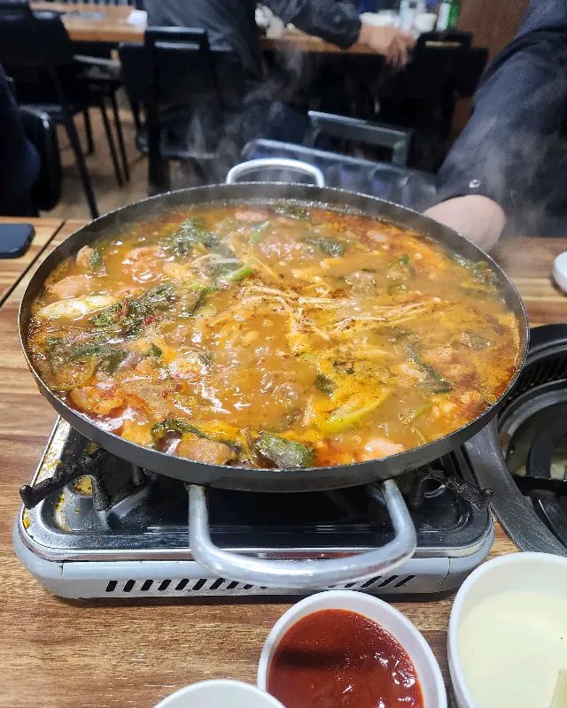얼큰한 곱창전골