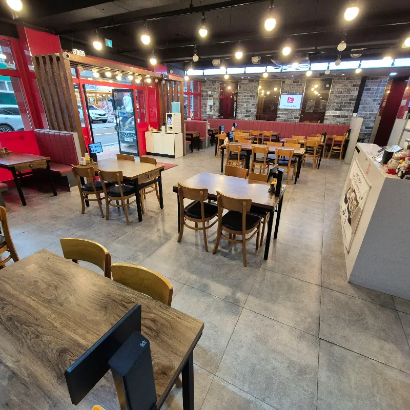 넓고 쾌적한 내부