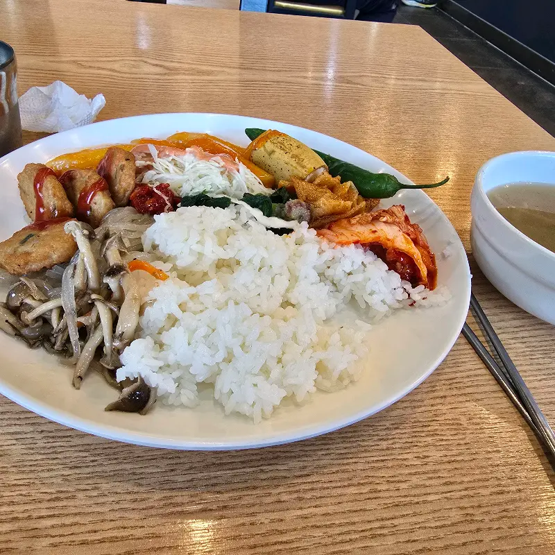 뷔페식으로 즐기는 한식