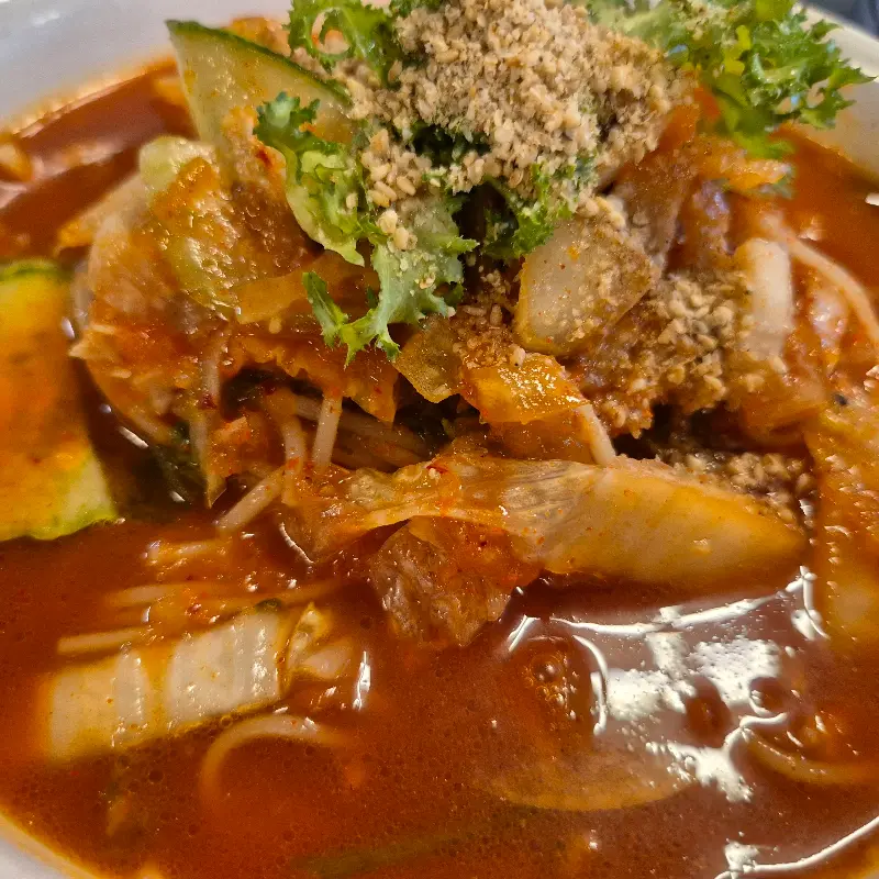 새콤달콤 비빔국수