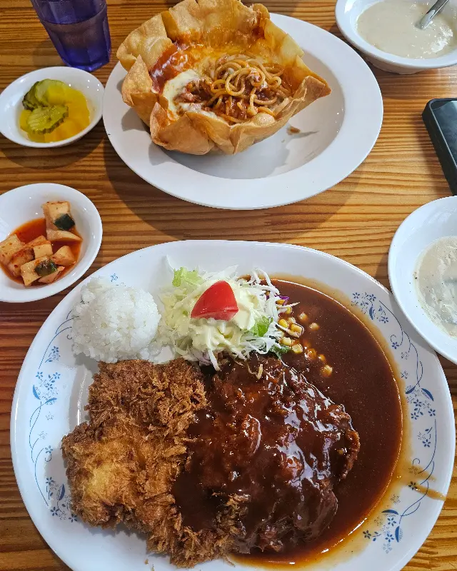 푸짐한 돈까스 정식