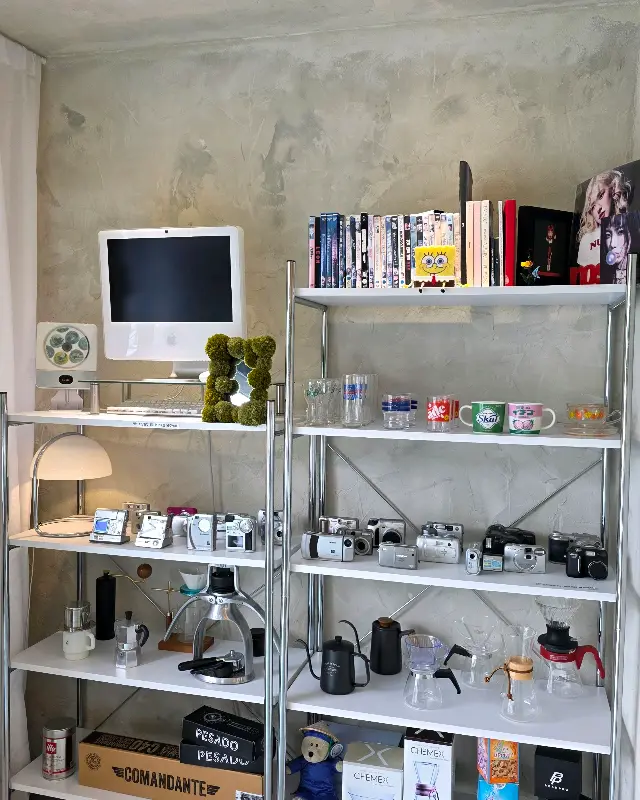 카페 내부 진열대