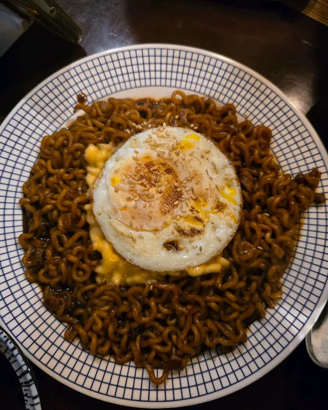 윤기 좔좔 흐르는 짜계치