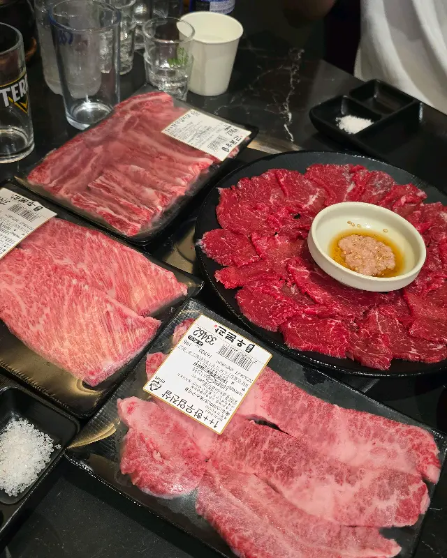 다양한 부위의 소고기