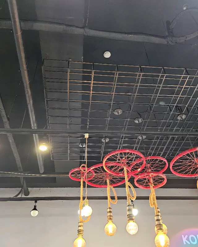 포이스트 천장 조명