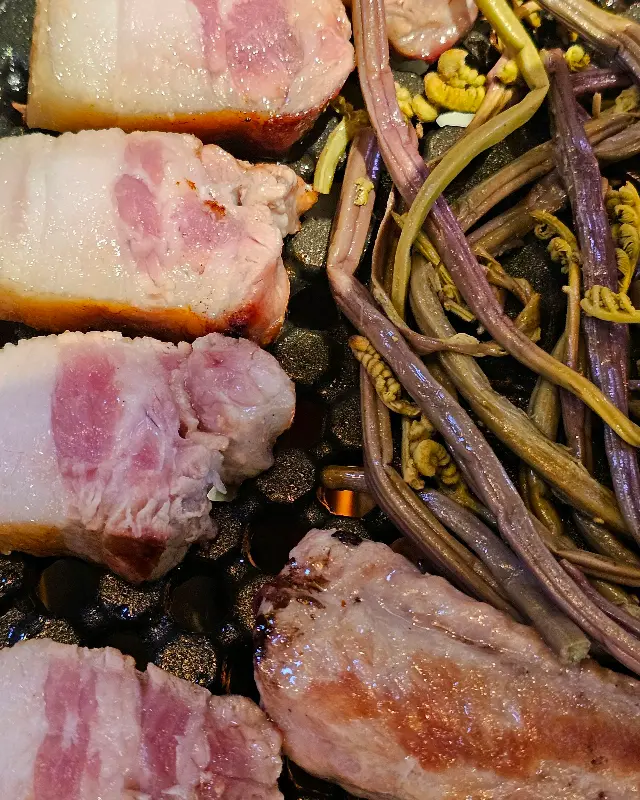 지글지글 익어가는 삼겹살