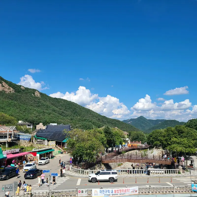 투썸플레이스 공주동학사점 외부에서 바라본 전경