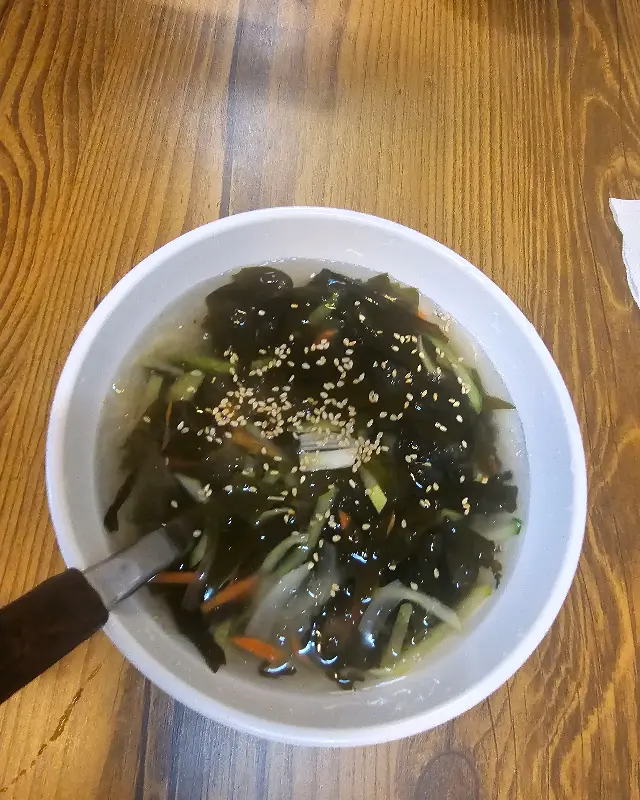 시원한 미역 냉국