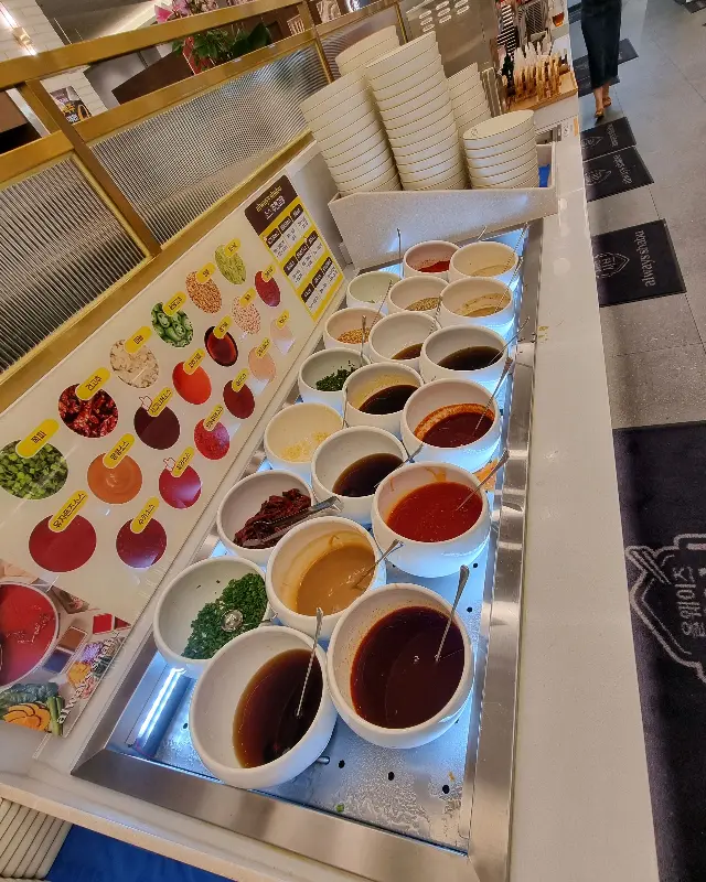 다양한 소스 코너