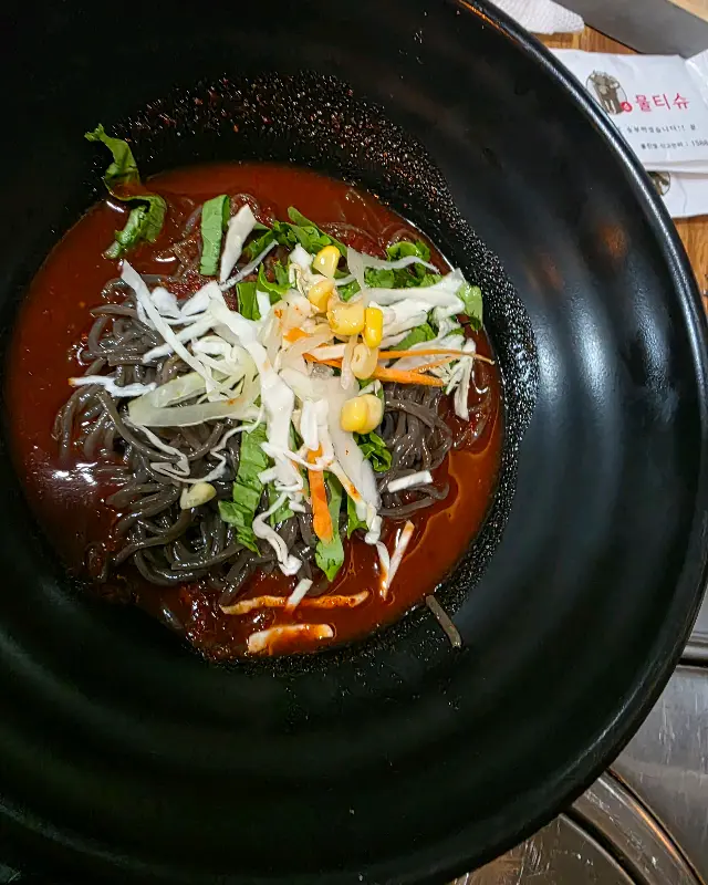 매콤달콤한 막국수