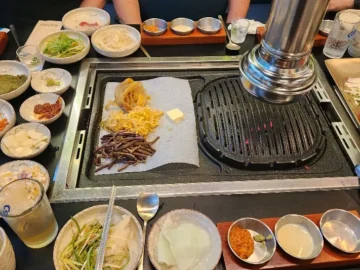 완도에서 맛보는 특별한 삼합, 고품 완도본점: 잊을 수 없는 미식 경험