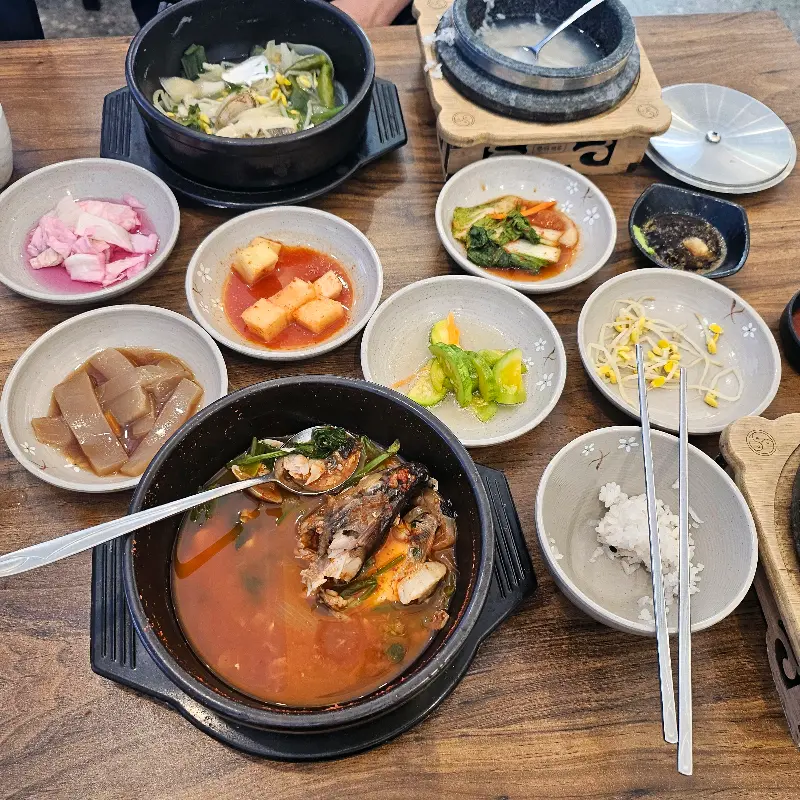 섬마을 식당 한상차림