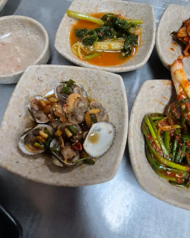 별난국밥 밑반찬