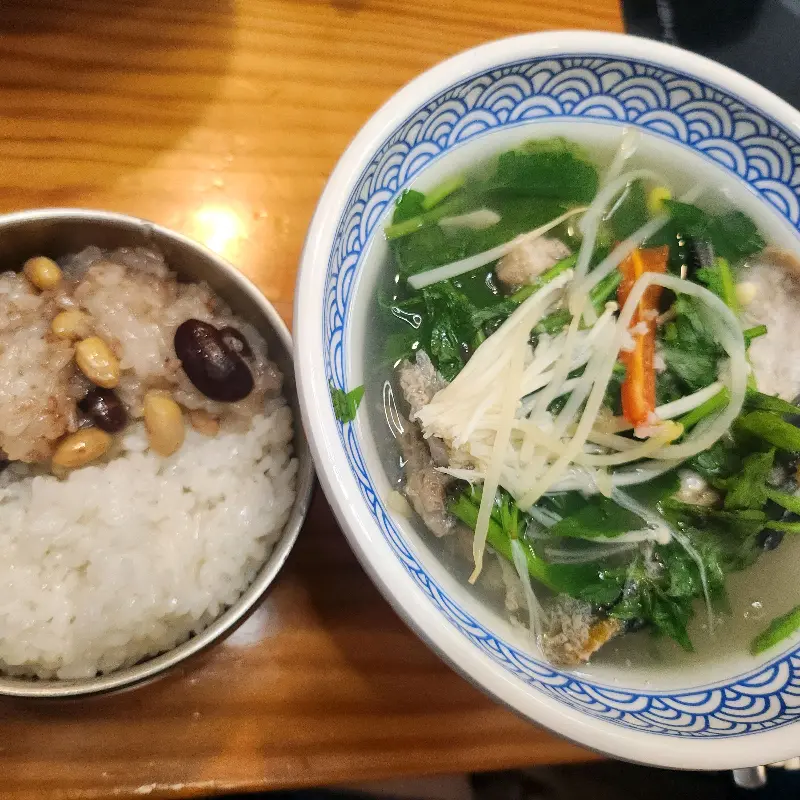 콩이 들어간 찰밥