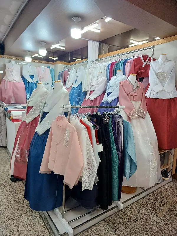 금강산밥뎜 근처 한복 대여점