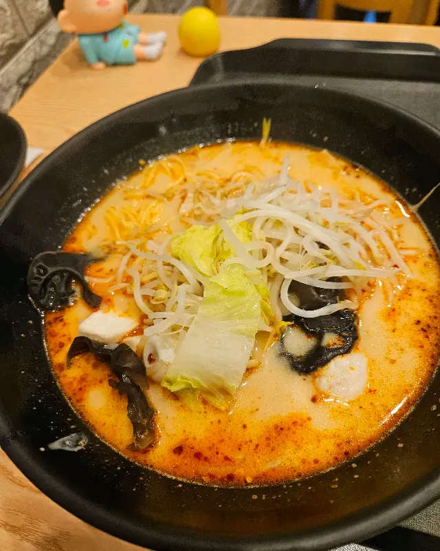 깔끔하게 비워진 마라탕 그릇