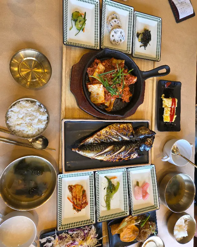 고등어 조림 한 상 차림