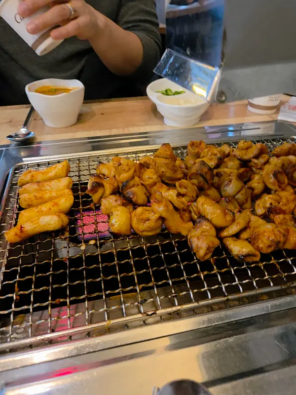 초벌되어 나오는 곱창