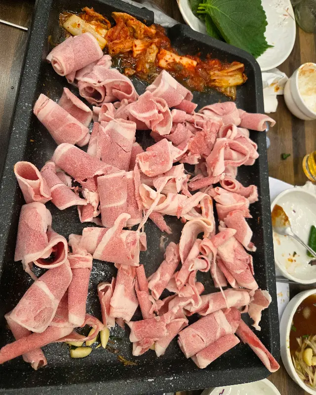 쌈 싸먹는 오리불고기