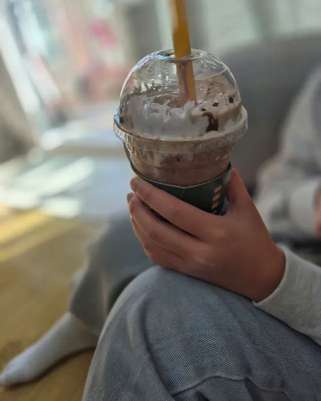 생크림 듬뿍 와플