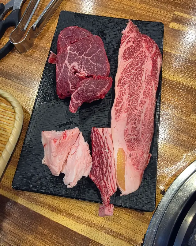 잘 손질된 소고기의 마블링