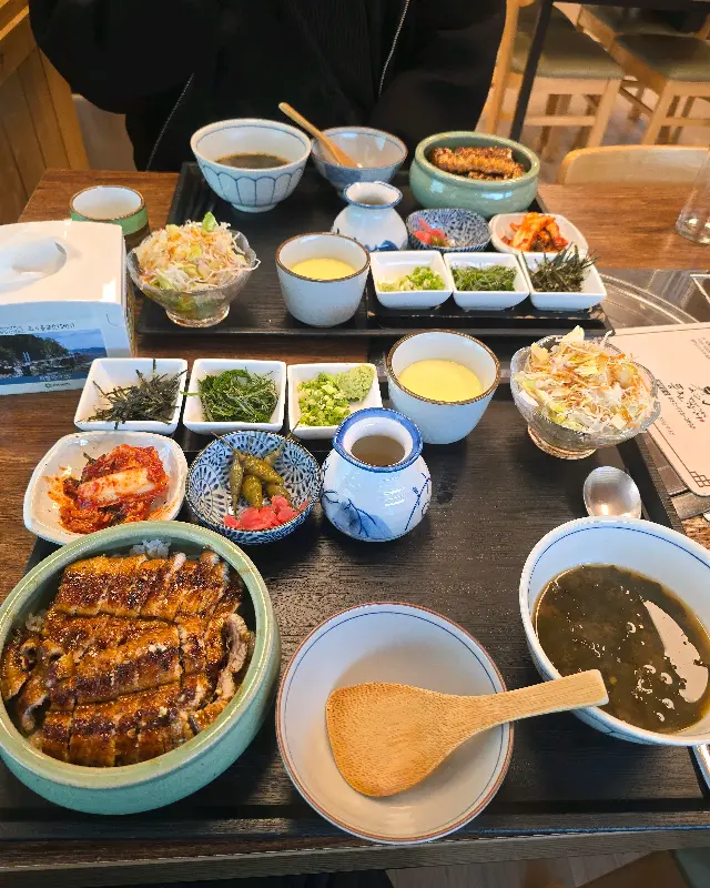 정갈하게 차려진 한 상