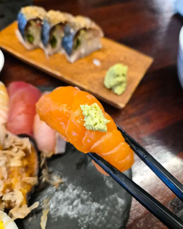 싱싱한 연어 초밥